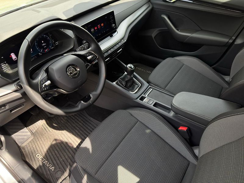 Škoda Octavia 2.0  1.MAJ.ČR NEHAVAR. ZÁRUKA - fotka 13 z 22