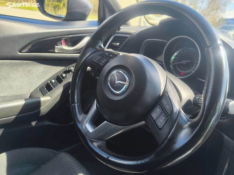 Mazda 3 2,0i,KRÁSNÁ,70KM,SERVISKA,1MAJ - fotka 10 z 25