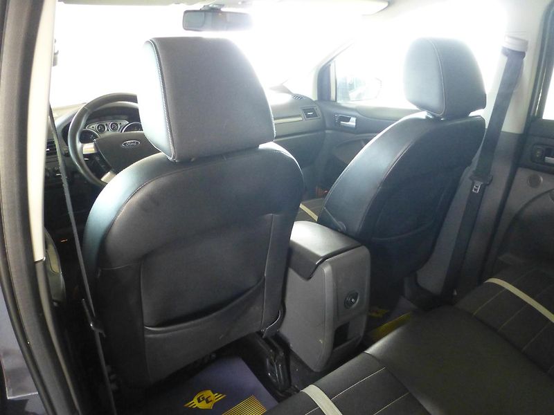 Ford Kuga (2011) 2,0TDCI-120KW*VYHŘ.S*PANOR*4X4 - fotka 17 z 26