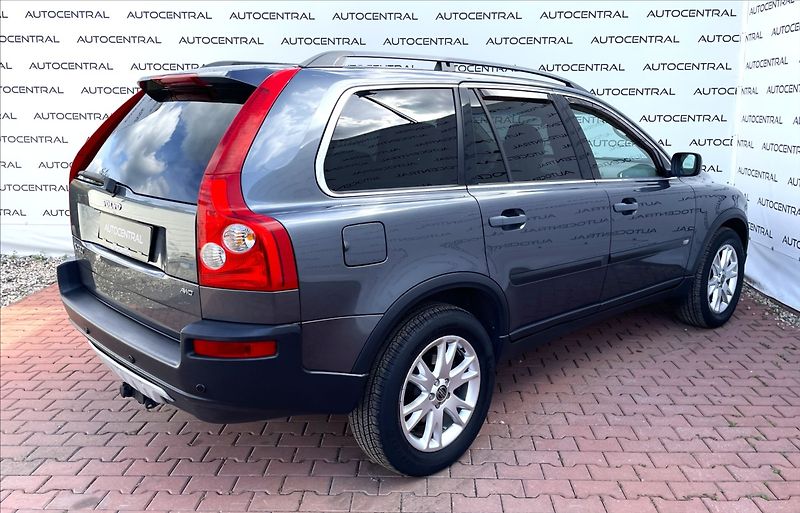 Volvo XC90 2,4 D,136kW,4x4,aut. - fotka 4 z 24