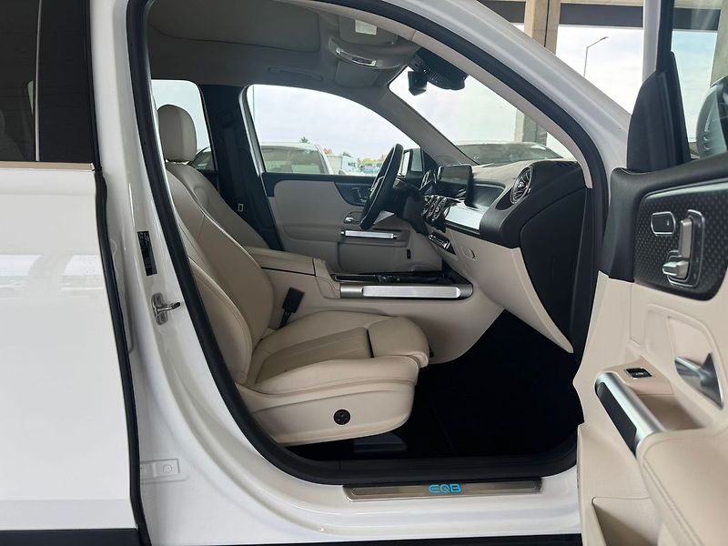 Mercedes-Benz EQB 350 4MATIC - fotka 17 z 20
