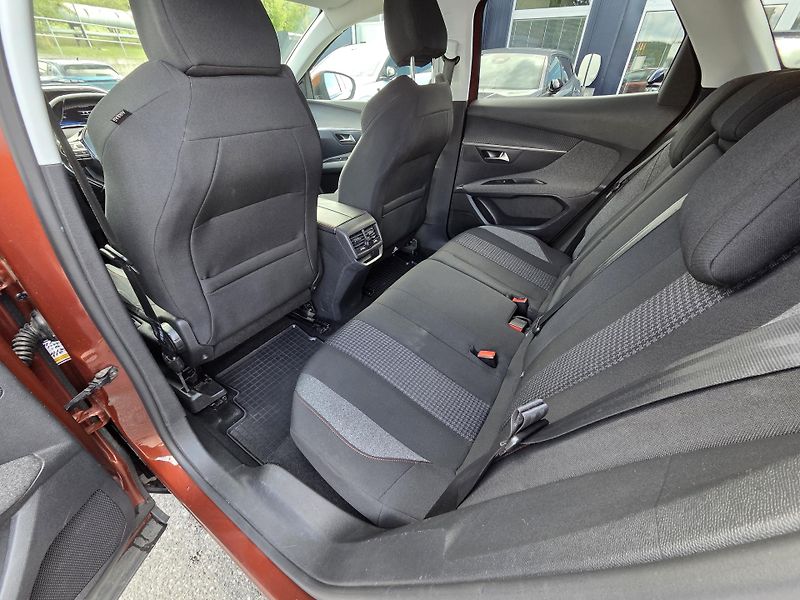 Peugeot 3008 (2018) 1.2 PT 130 ACTIVE MAN6 - fotka 10 z 26