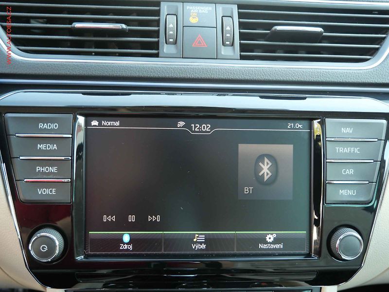 Škoda Superb (2015) 2.0 TSi 4x4, 2.maj,ČR, L&K - fotka 23 z 35