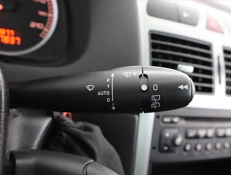 Peugeot 307 (2004) 2.0 16V, nová STK - fotka 18 z 18