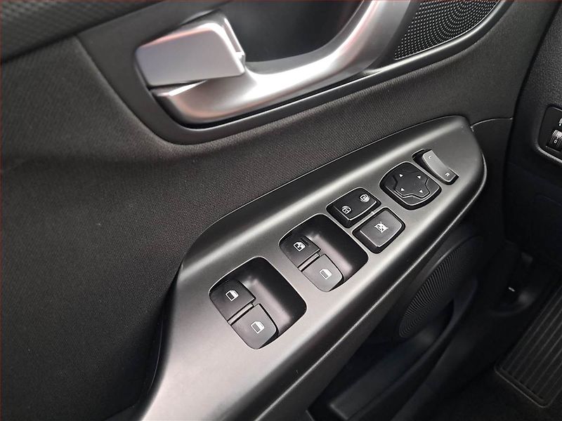 Hyundai Kona (2022) 1.0 T-GDI, Serv.kniha - fotka 16 z 17