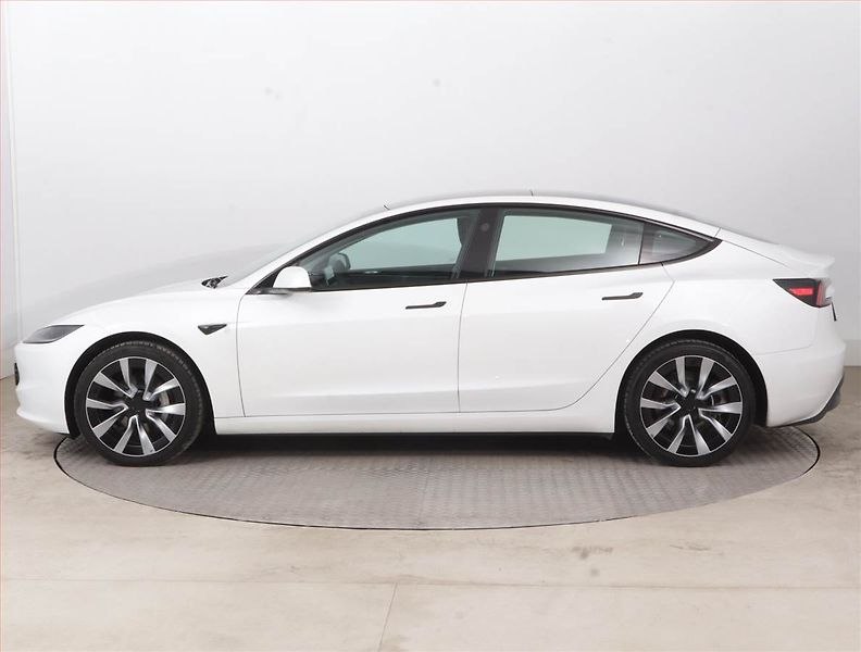 Tesla Model 3 (2023) Standard Range LFP, SoH 96% - fotka 3 z 22