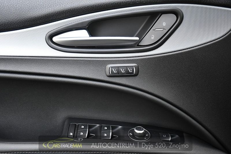 Alfa Romeo Stelvio 2.0T 16V 206kW VELOCE AT8 Q4 - fotka 25 z 44