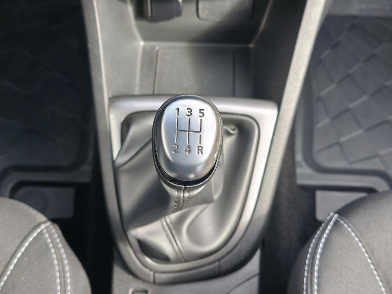 Renault Clio 2018 ČR 0.9 TCe 66kW LIMITED - fotka 15 z 32