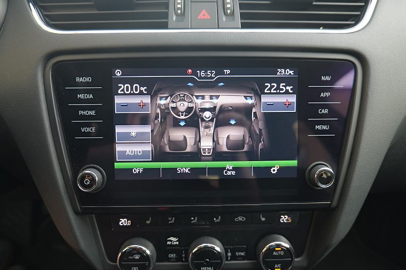 Škoda Octavia 1.5 TSI 110 kW Style LED Tažné - fotka 32 z 35