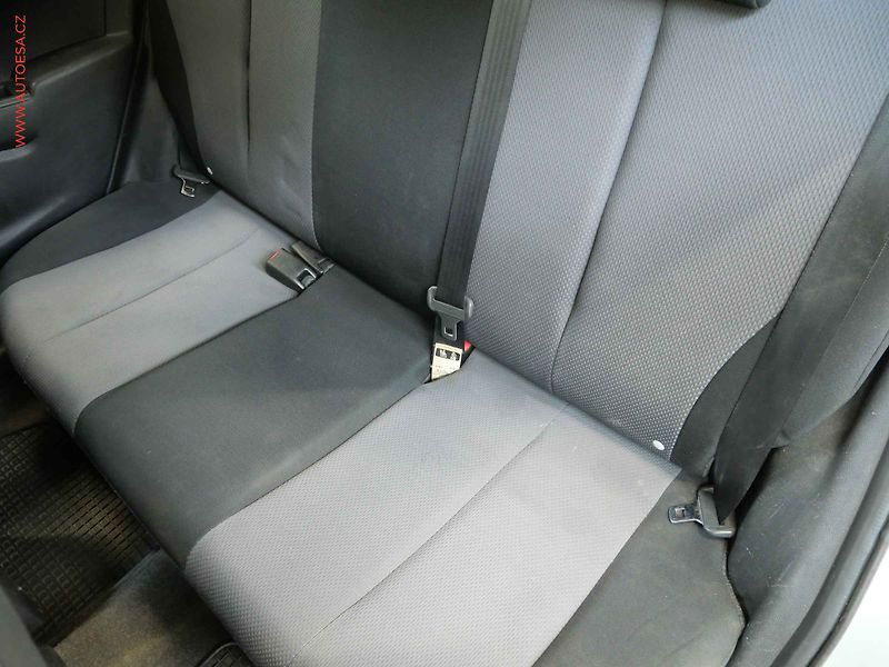 Mazda 2 (2008) 1.3 i, ČR, AC - fotka 10 z 17