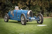 Poslední dubnovou sobotu bude na trávnících v areálu Galerie Golf Hostivař k vidění zhruba padesátka špičkových historických automobilů.