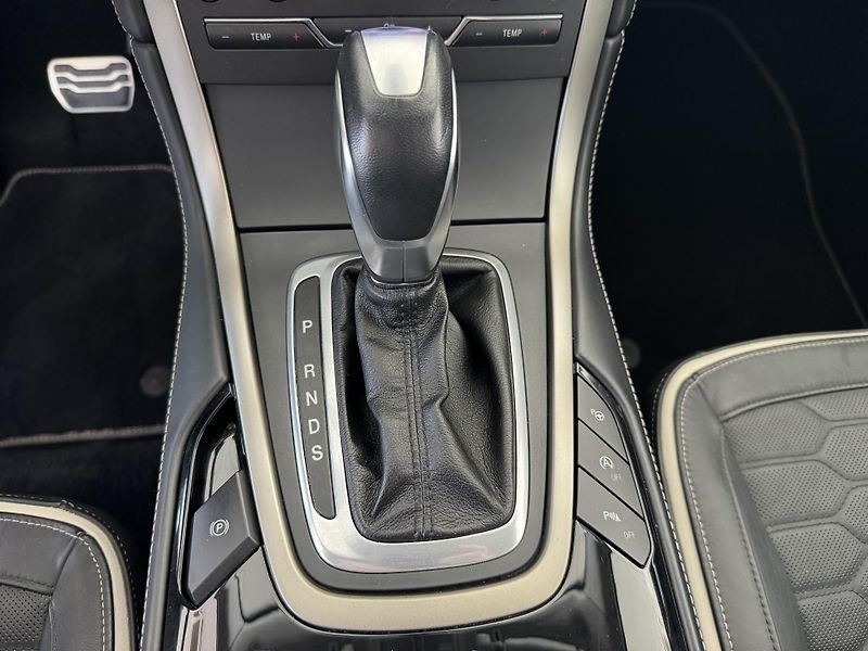 Ford S-MAX (2017) 2,0SCTi AUT. VIGNALE 7.MÍST - fotka 33 z 33