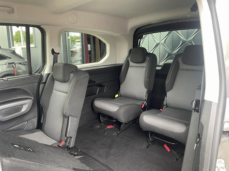 Toyota ProAce City Verso FAMILY L2 1.5 D-4D 96 kW - fotka 6 z 21