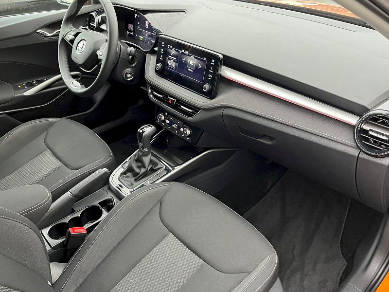 Škoda Fabia (2024) 1.0 TSI 85kW Top Selection DSG - fotka 13 z 26