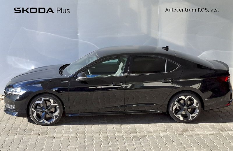 Škoda Superb (2026) SPORTLINE 150/2.0 TSI A7A - fotka 3 z 32