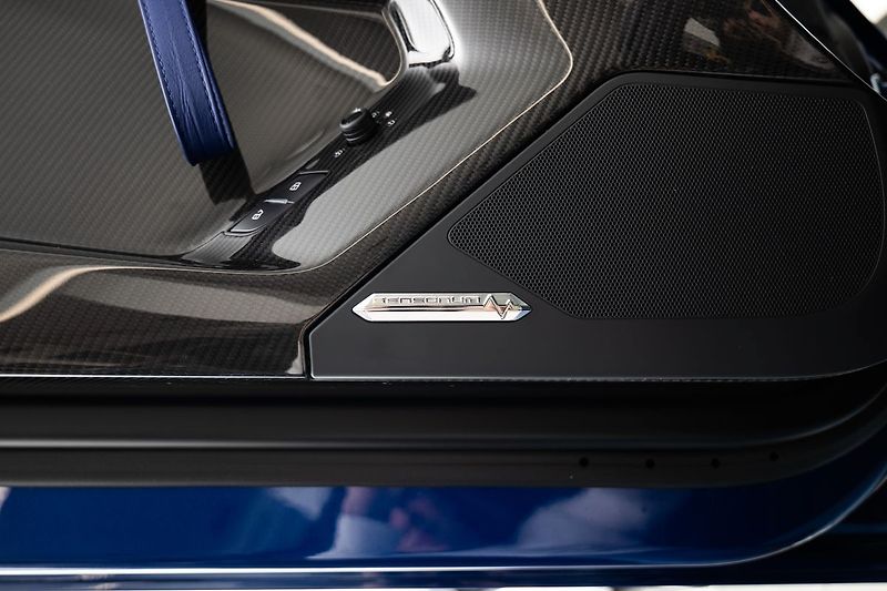 Lamborghini Aventador LP750-4 SV Roadster 1/599 - fotka 12 z 29
