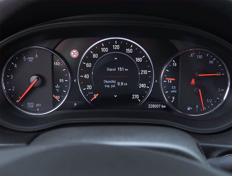 Opel Insignia (2018) 2.0 BiTurbo CDTI, 4X4 - fotka 11 z 18