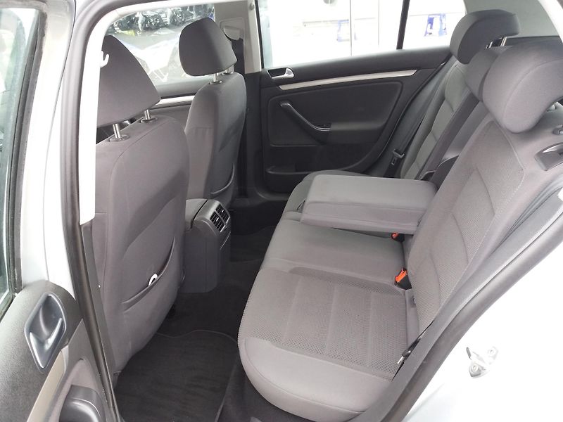 Volkswagen Golf 1.4TSi,90kW,DSG,SERVISNÍ KNÍŽK - fotka 13 z 22