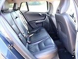 Volvo V60 2,4 D4 V5 Aut. AWD R-design - náhled 13
