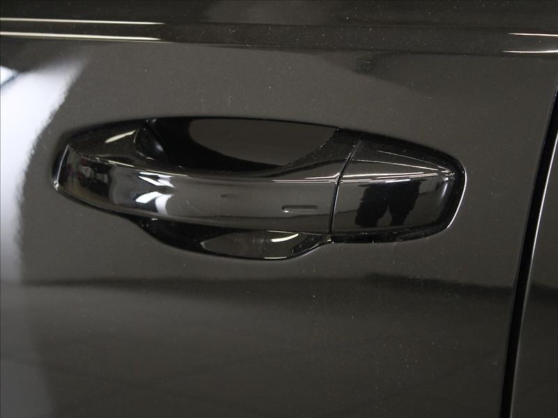 Audi Q3 2,0 TDi S-Line 54tkm. 1.maj.ČR - fotka 24 z 24