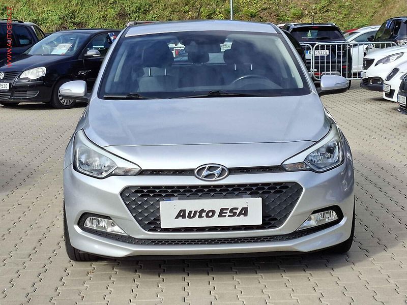 Hyundai i20 (2015) 1.2CVVT, 2.maj,ČR, AC, tempo - fotka 2 z 17