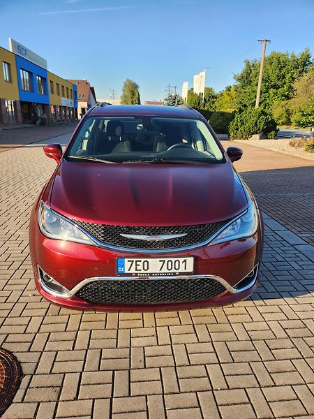 Chrysler Pacifica (2018)  Touring L, 8 míst, LPG, TZ - fotka 7 z 38