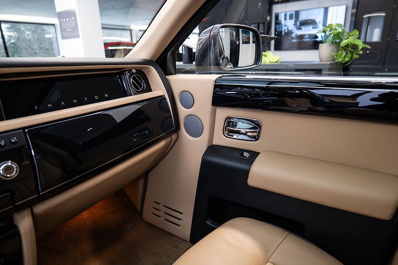 Rolls-Royce Phantom 360/Vyhřívaná sedadla - fotka 17 z 29
