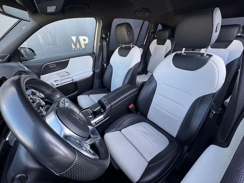 Mercedes-Benz GLB (2019) 200d 4Matic, AMG Line Head-up  - fotka 15 z 51