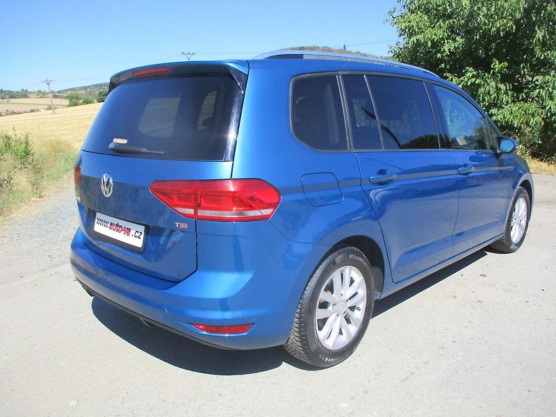 Volkswagen Touran (2016) 1.4TSi 110kW CLBMT 142tkm - fotka 7 z 47