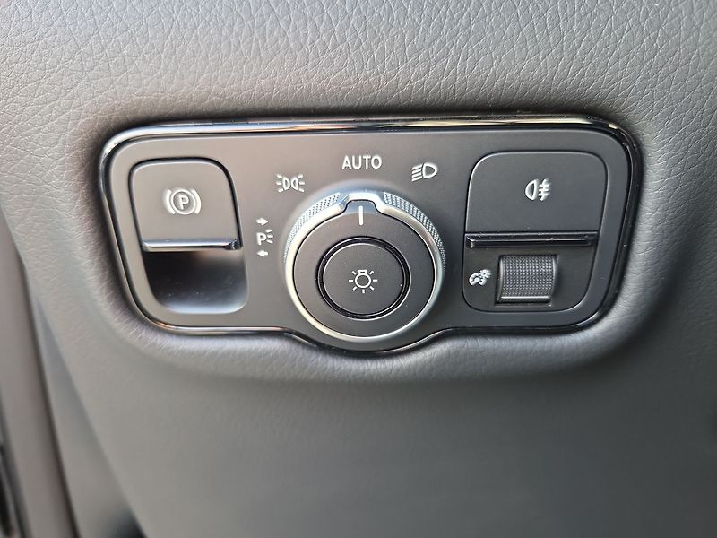 Mercedes-Benz Třídy V 300d/L STYLE 4M SPÁNEK - fotka 17 z 24