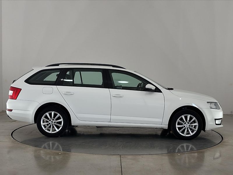 Škoda Octavia Ambition - fotka 16 z 28