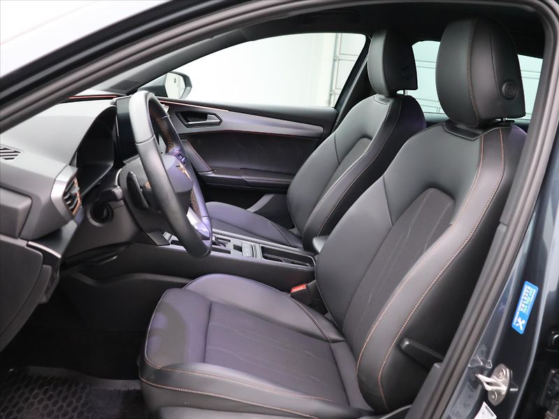 Cupra Leon 2,0 TSI 140 kW DSG ST CZ - fotka 11 z 35