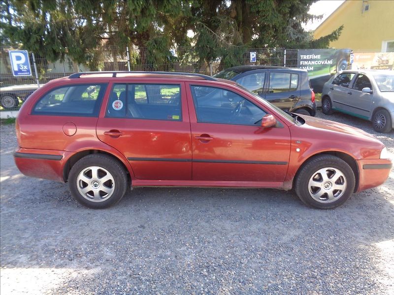 Škoda Octavia 1,9 - fotka 6 z 18