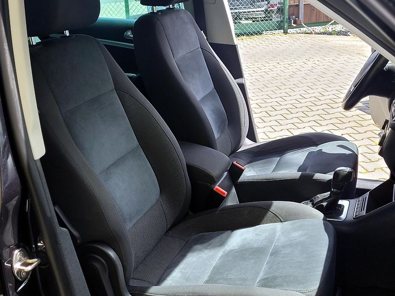 Volkswagen Tiguan 2,0 TDi DSG 4motion SERV.KNÍŽK - fotka 22 z 41