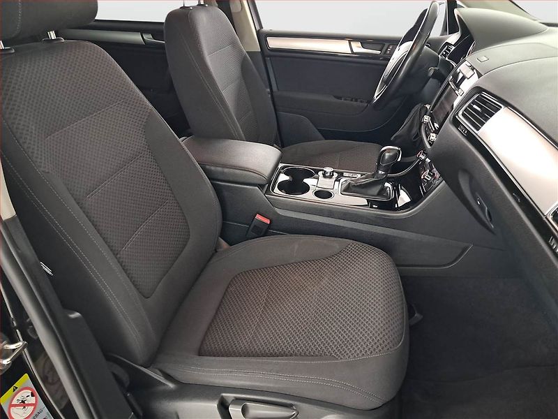 Volkswagen Touareg (2012) 3.0 TDI, 4X4, Automat - fotka 9 z 21