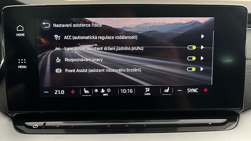 Škoda Octavia 2.0 TDI DSG Style Combi - fotka 24 z 25