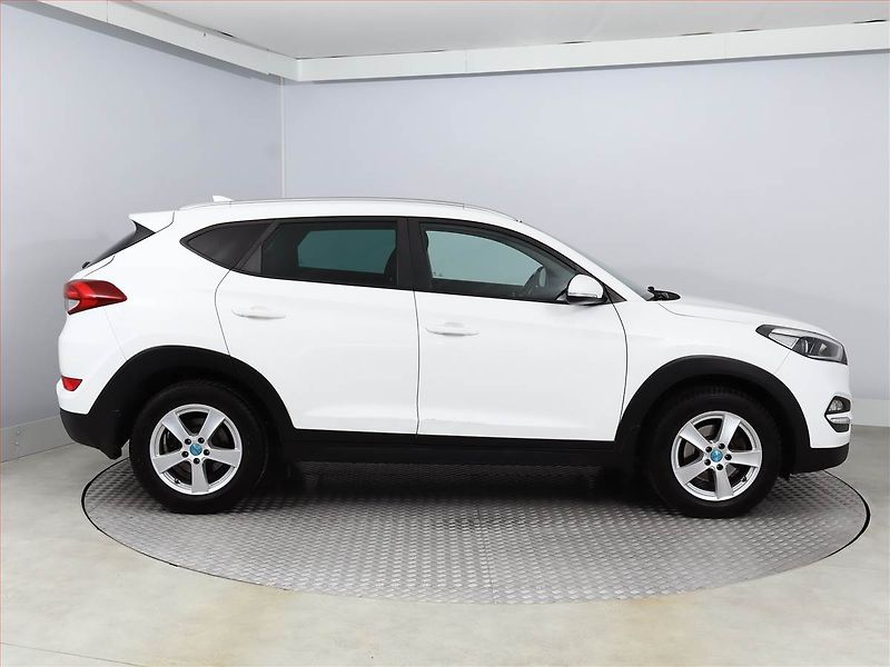 Hyundai Tucson (2017) 1.7 CRDi, Tempomat - fotka 6 z 18