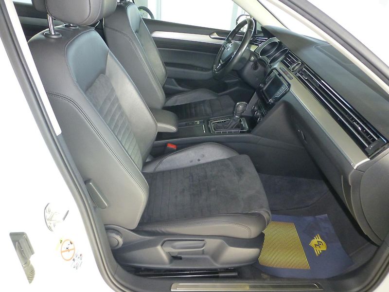 Volkswagen Passat (2017) 2,0TDI-140KW-KŮŽE*VYHŘ.SEDADLA - fotka 18 z 24