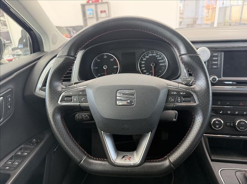 Seat Leon 2,0 TDi, FR-Line, DSG, Navi - fotka 14 z 34