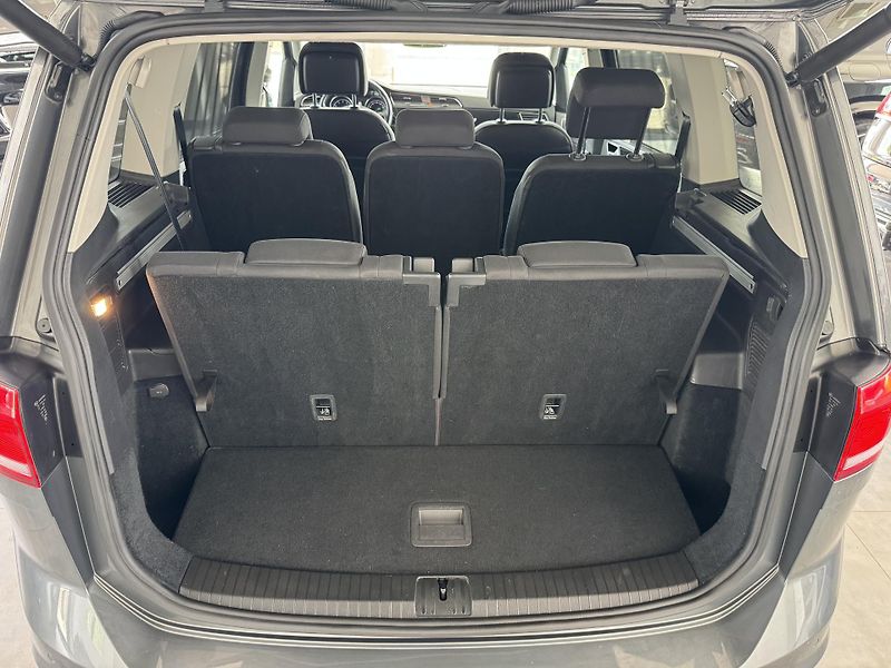 Volkswagen Touran (2020) 1,5TSi DSG 7.MÍST NAVIGACE ACC - fotka 9 z 31