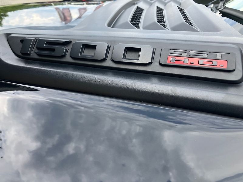 Dodge RAM (2025) 3.0 I6 548k LIMITED NIGHT-RED - fotka 44 z 48