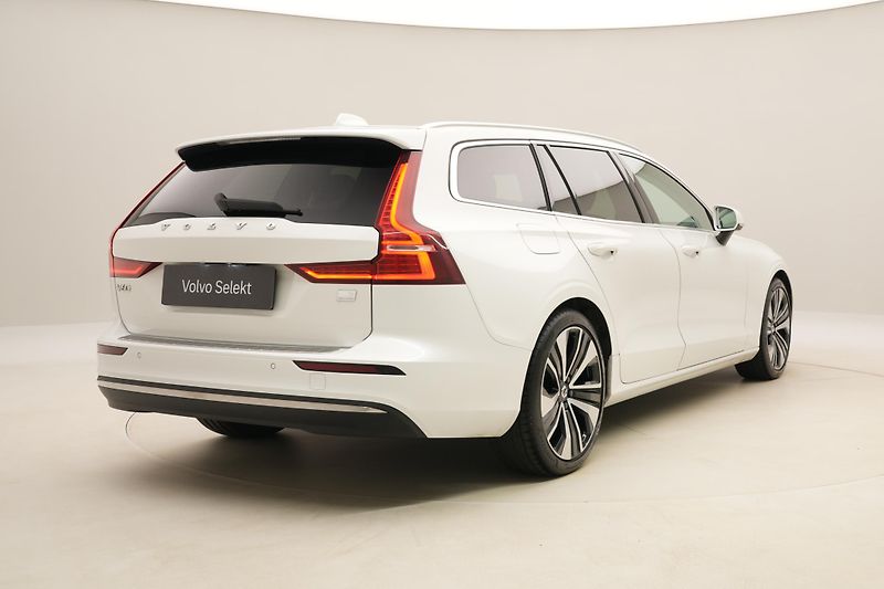 Volvo V60 T6 RECHARGE BRIGHT ULTIMATE - fotka 13 z 57