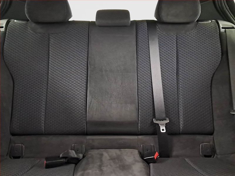 BMW Řada 1 (2015) 116d, Navi, Xenony - fotka 10 z 18