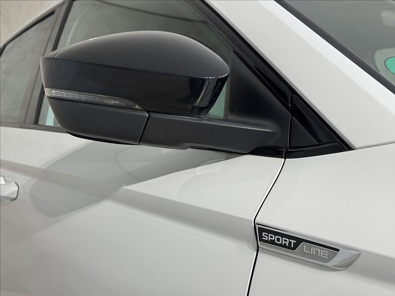 Škoda Karoq 2,0 TDi  Sportline LED Virtual - fotka 6 z 47