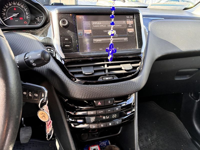 Peugeot 2008 - fotka 14 z 14