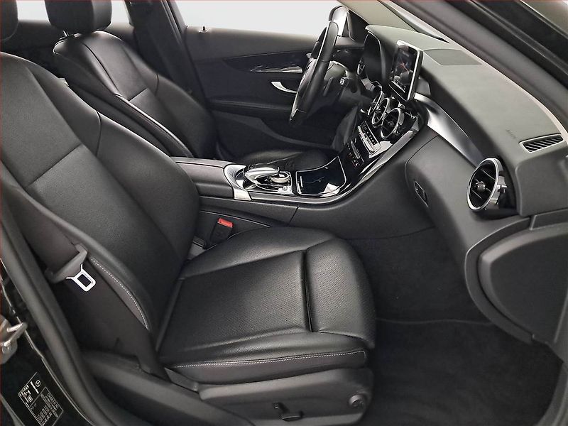 Mercedes-Benz Třídy C (2016) C 250 CDI, Automat, Navi - fotka 9 z 20