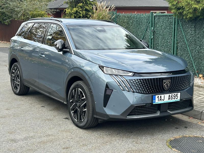 Peugeot 5008 (2025) ALLURE hybrid eDCS6 7míst 1maj - fotka 10 z 36