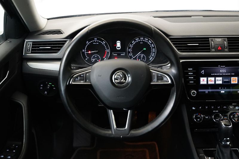 Škoda Superb - fotka 18 z 29
