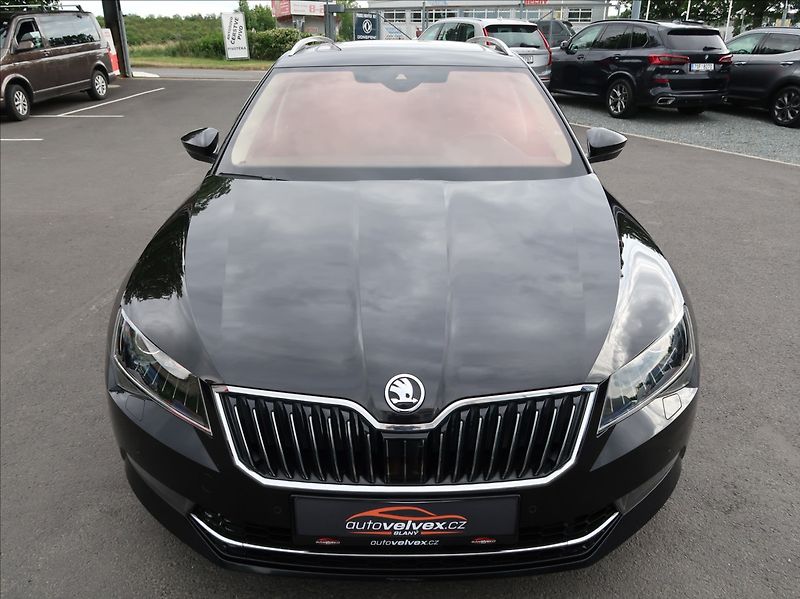Škoda Superb 2,0 TSi,200kW,NovéČR,L&K,4x4 - fotka 7 z 32