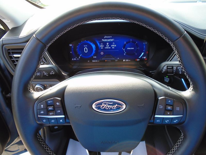 Ford Kuga 2,0EcoBlue 140kW AWD Vignale A - fotka 24 z 50